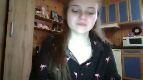 little_shygirl_ online show from November 23, 5:21 am