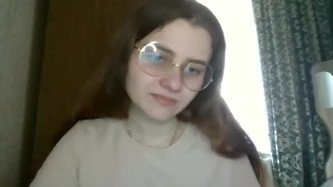 little_shygirl_ online show from March 3, 1:26 pm