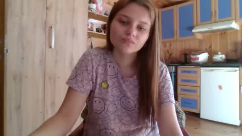 little_shygirl_ online show from September 15, 5:49 am