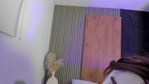 S U M I online show from April 23, 2:52 am