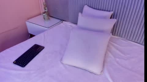 Im your little Velinda  online show from October 8, 9:08 pm