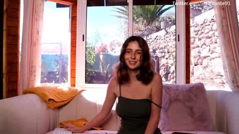 Snapshot of littledante91 chatting on February 22, 11:13 am Maria and Viktor online show from February 22, 11:13 am