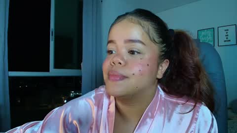 Sophie online show from December 5, 1:25 am