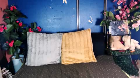 littleindianmilf online show from March 16, 8:40 am