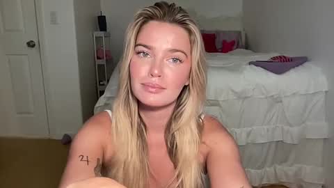 Marciabrady online show from September 9, 7:02 pm