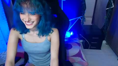 Snapshot of littlenami_ chatting on October 1, 3:33 am LAUREN online show from October 1, 3:33 am