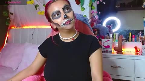 Snapshot of littlerouse_ chatting on October 13, 6:27 am Ruby Rouse online show from October 13, 6:27 am