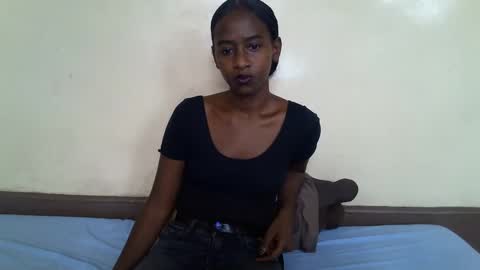 littlesandie online show from February 12, 5:15 am