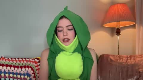 Snapshot of littlesugarpea chatting on January 8, 12:17 am Little Sugar Pea  online show from January 8, 12:17 am