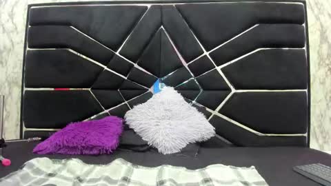 Sussy  online show from October 18, 12:30 pm