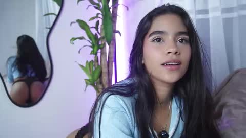 Snapshot of littletammy_ chatting on September 20, 5:11 pm littletammy_ online show from September 20, 5:11 pm