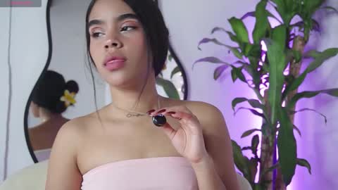 Snapshot of littletammy_ chatting on October 1, 1:49 pm littletammy_ online show from October 1, 1:49 pm