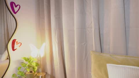 littletammy_ online show from January 15, 4:02 pm