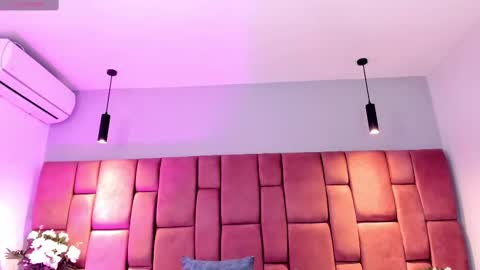 littlevaale online show from October 20, 11:24 am