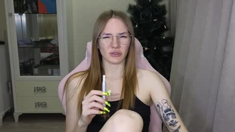 Snapshot of littlevildevil chatting on December 22, 11:44 am Eliana online show from December 22, 11:44 am