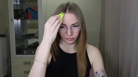 Snapshot of littlevildevil chatting on December 9, 11:15 am Eliana online show from December 9, 11:15 am