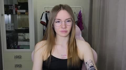 Snapshot of littlevildevil chatting on January 26, 10:12 am Eliana online show from January 26, 10:12 am