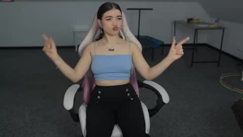 Sheryl online show from April 4, 10:14 am