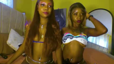 Snapshot of liyahs_lair chatting on October 13, 1:14 pm liyah online show from October 13, 1:14 pm