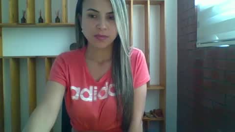 Snapshot of liz_28 chatting on October 14, 8:22 pm liz_28 online show from October 14, 8:22 pm