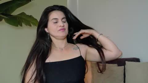 liz online show from November 3, 6:12 pm