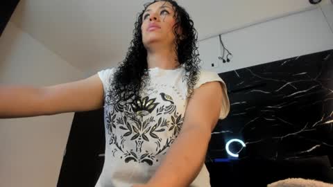 Snapshot of liz_holmes chatting on January 14, 10:38 am Liz online show from January 14, 10:38 am