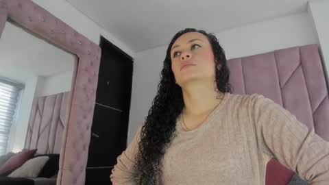 Snapshot of liz_holmes chatting on January 28, 12:22 pm Liz online show from January 28, 12:22 pm