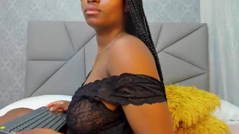 Snapshot of liz_ortega30 chatting on February 6, 11:42 am liza online show from February 6, 11:42 am