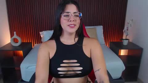 Snapshot of lizowenn_ chatting on February 5, 12:17 pm LIZETH online show from February 5, 12:17 pm