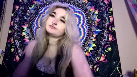 Snapshot of lizz44887 chatting on February 24, 8:58 pm Lizz online show from February 24, 8:58 pm