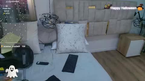 Lizz  online show from November 1, 12:09 pm