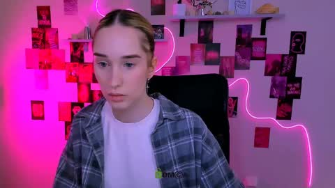 lizzie_boom online show from May 18, 8:31 am
