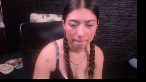 Snapshot of lizzie_collin chatting on October 6, 12:44 pm Lizzie online show from October 6, 12:44 pm