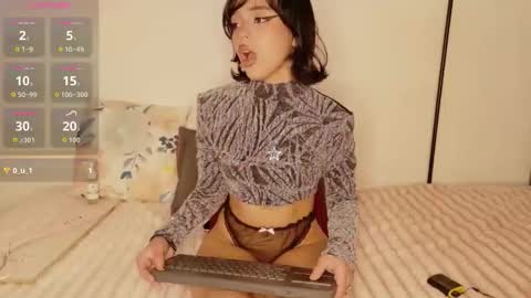 Snapshot of lizzy_dark chatting on October 13, 9:12 am Lizz online show from October 13, 9:12 am