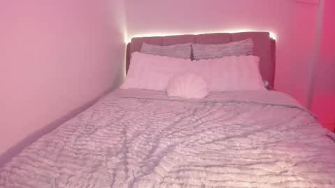 Snapshot of lm_kloeeh chatting on September 30, 2:50 am Kloe see you 28-11  to celebrate my birthday online show from September 30, 2:50 am