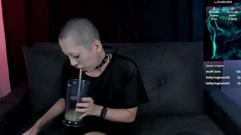 Snapshot of lnxmst chatting on October 5, 12:15 am Lynx Mist online show from October 5, 12:15 am