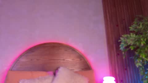  LOANA  online show from July 7, 4:32 pm