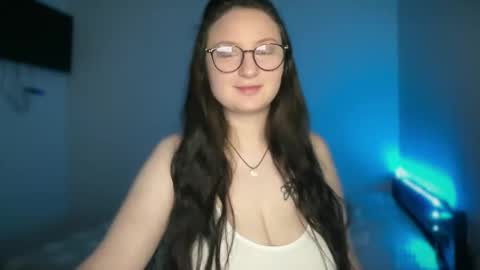 locaalis1 online show from October 3, 3:28 pm