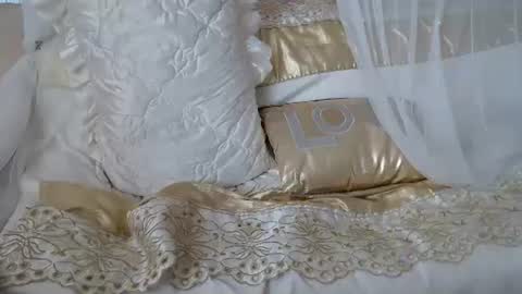 Snapshot of lokagold chatting on March 5, 6:54 am Lilu online show from March 5, 6:54 am