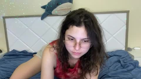 lola_aspis online show from October 3, 4:45 pm