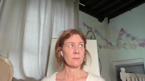 lola_belgium online show from February 16, 1:05 pm