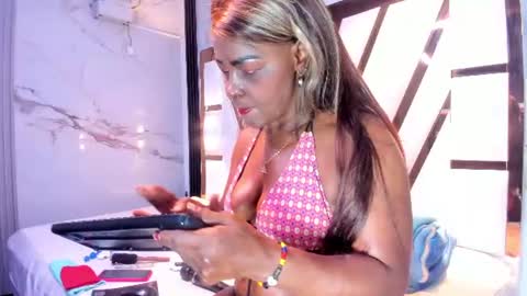 Lola online show from June 30, 11:31 am