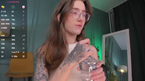 Snapshot of lola_missy chatting on January 19, 5:37 am Lola online show from January 19, 5:37 am