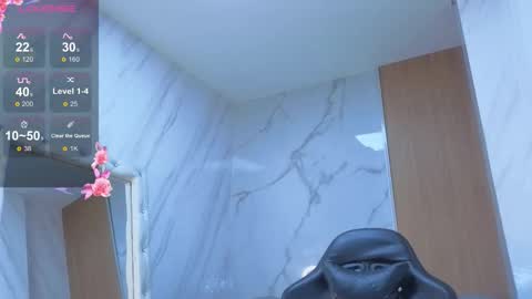 Lola online show from March 28, 8:30 pm