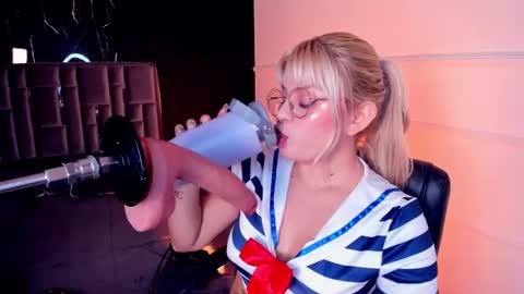 Snapshot of lolaangellx chatting on September 13, 9:23 pm Lola Angel online show from September 13, 9:23 pm
