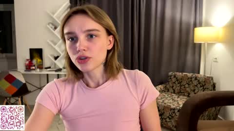 lolaatatee online show from May 8, 6:43 pm