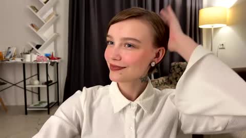 lolaatatee online show from June 2, 5:14 pm