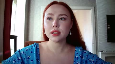 Snapshot of lolamint_ chatting on October 11, 10:53 am Lola online show from October 11, 10:53 am