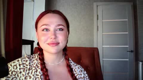 Snapshot of lolamint_ chatting on September 18, 12:37 pm Lola online show from September 18, 12:37 pm
