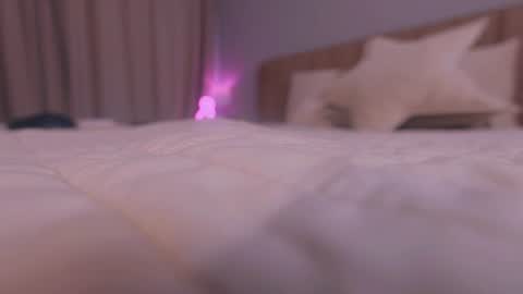 Lola online show from July 12, 7:04 pm
